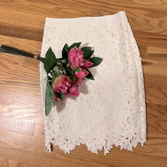 Ann Taylor Loft Floral Ivory White Lace Pencil Skirt, 0 - Picture 2 of 10